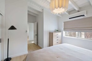 3 bedrooms, desk, iron/ironing board, travel cot