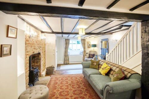 Host & Stay | Willow Cottage