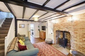 TV, fireplace, offices - Host & Stay | Willow Cottage (Helmsley)