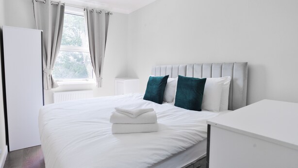 Unclassified image, 1 of 13, button - Studio & One Bedroom Apartment in Euston (London)