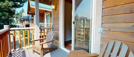 Condo, 3 Bedrooms | Property grounds