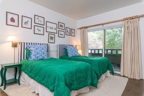 3 bedrooms, desk, iron/ironing board, free WiFi - Wildflower Condo 679- Mountain & Lake Views in the Heart of Sun Valley Resort (Sun Valley)