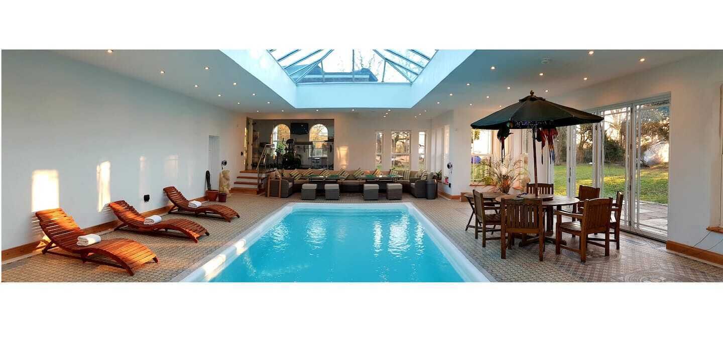 Piscine couverte, piscine extérieure