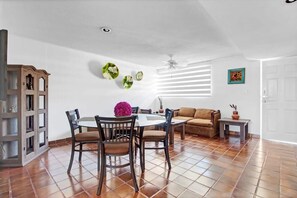 Dining - +MS +Suite Confortable +Centrica +Zaragoza +A24 (Santiago de Querétaro)