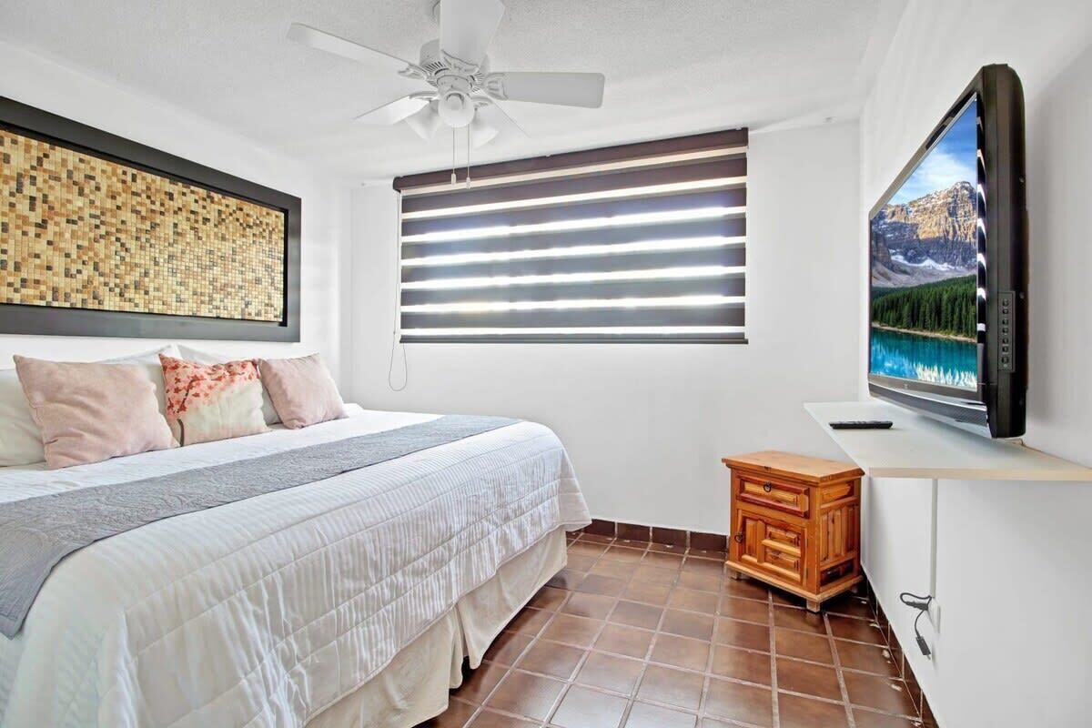 Iron/ironing board, WiFi, bed sheets