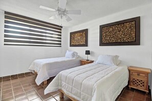 Iron/ironing board, WiFi, bed sheets - +MS +Suite Confortable +Centrica +Zaragoza +A24 (Santiago de Querétaro)