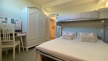 3 slaapkamers, een bureau, reisbedje, gratis wifi