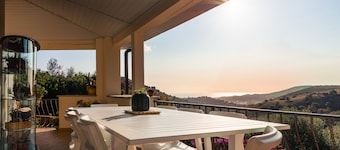 Villa Mariposa met zeezicht, privézwembad, tuin, barbecue en gratis Wi-Fi