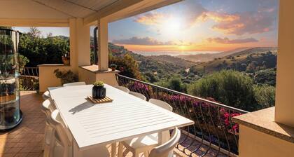 Villa Mariposa with sea view, private pool, garden, barbecue and free Wi-Fi