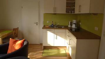 Kühlschrank, Herdplatte, Geschirrspüler