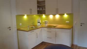 Kühlschrank, Herdplatte, Geschirrspüler