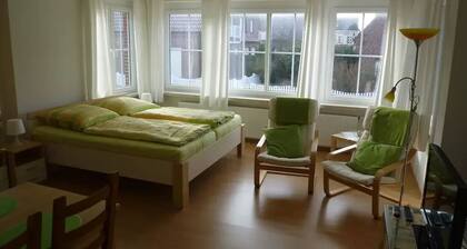 Haus Amrum - Im Ostdorf an den DĂŒnen gelegen: FeWo2 *schauen, buchen, erleben*