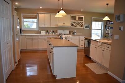 Nautical 5 Bedroom 5 Bathroom Home on Diamond Lake