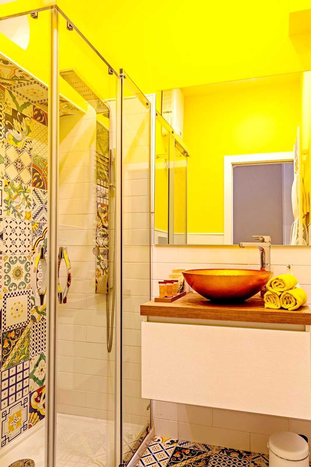 Shower, hair dryer, bathrobes, towels