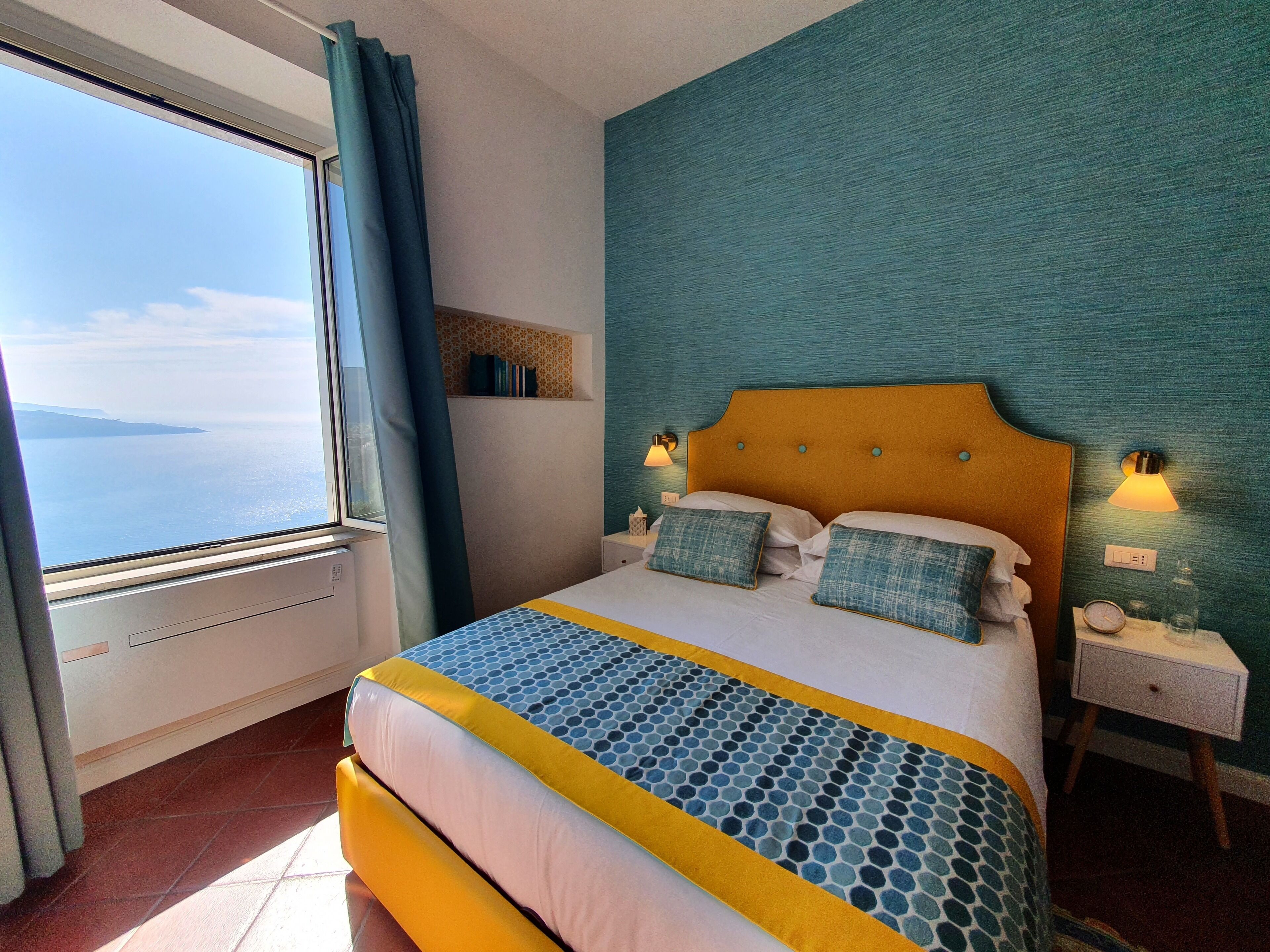 1 soverom, safe på rommet, strykejern/-brett og reiseseng for barn