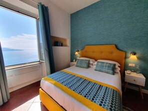 1 camera, una cassaforte in camera, ferro/asse da stiro