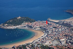 Beach nearby - San Juan by FeelFree Rentals (San Sebastián)