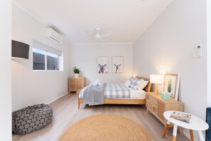 Unclassified image, 4 of 29, button - Wild Rose Cottage, WIFI, 100M to the water (Goolwa South)