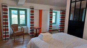 5 bedrooms, in-room safe, iron/ironing board, travel crib