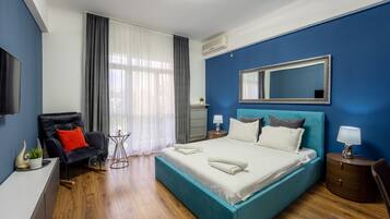 City Apartment | 1 bedroom, Egyptian cotton sheets, premium bedding, minibar