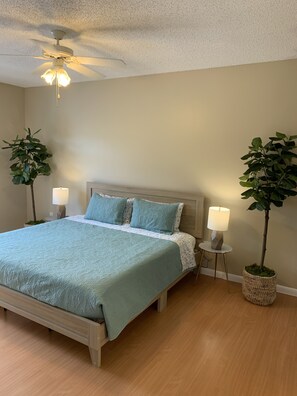 3 bedrooms, desk, iron/ironing board, free WiFi