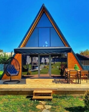 Bungalow Business | Skrivbord och gratis wi-fi