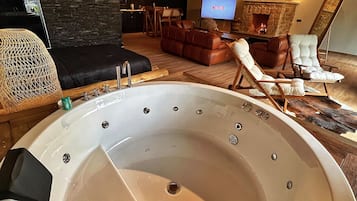 Habitación Royal | Tina de hidromasaje