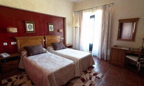 Standard Double Room | Minibar, in-room safe, desk, laptop workspace