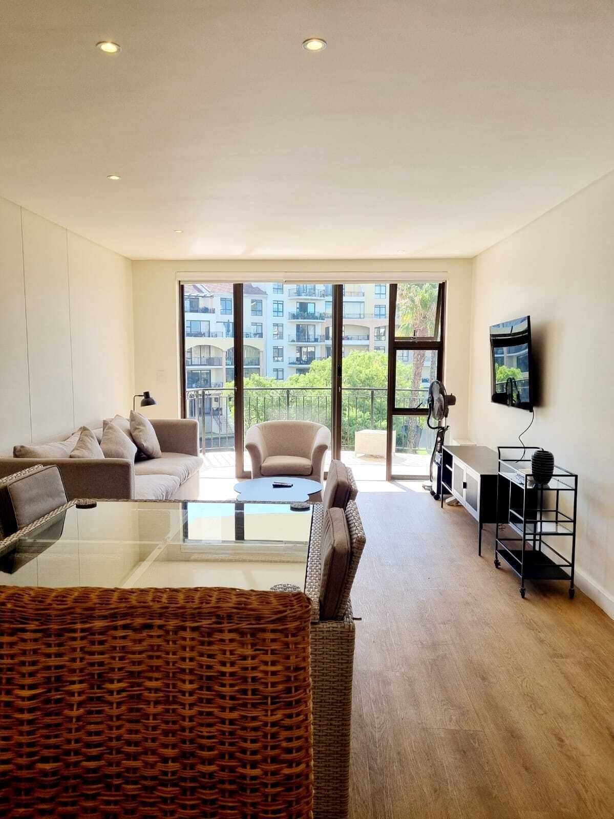 Standard Apartment, 2 Bedrooms, Non Smoking | Living room | Flat-screen TV