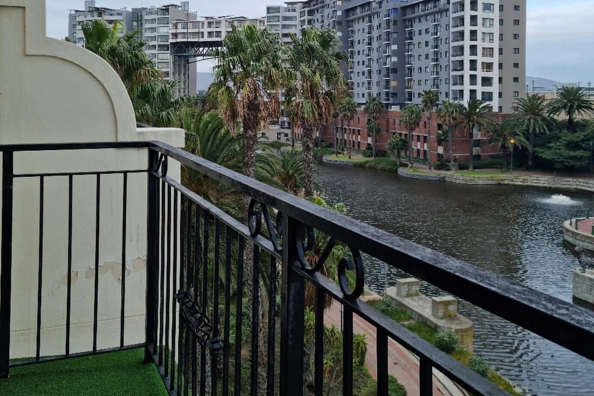 Luxury One Bedroom Apartment | Balcony