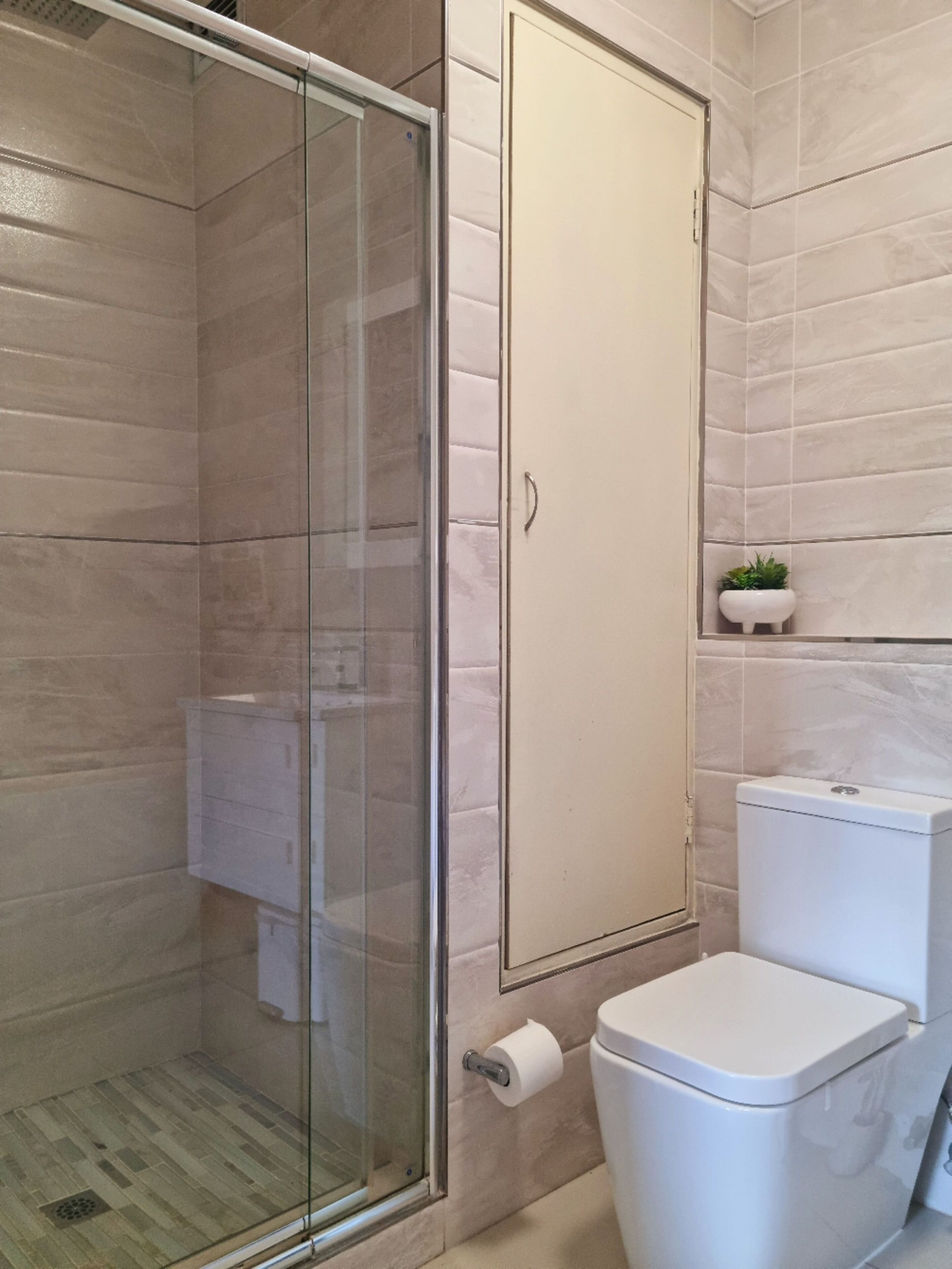 Bathroom shower