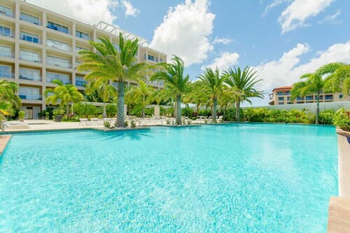 2 BR townhouse, partial ocean view, Eagle Beach, Levent Resort, private pool 