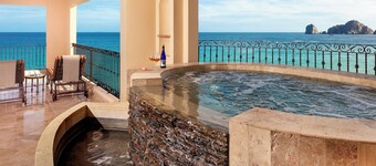 Experience Cabo's Best: Penthouse Style Ocean Front - Villa La Estancia 3201