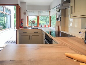 Kochgeschirr/Geschirr/Besteck