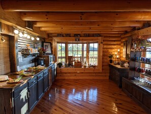 Breakfast, lunch and dinner served - Rock Springs Retreat Center (Castalian Springs)