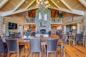 Breakfast, lunch and dinner served