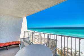 Property grounds - D404 | Beachfront with Beach Service, Pool, & WiFi (Miramar Beach)