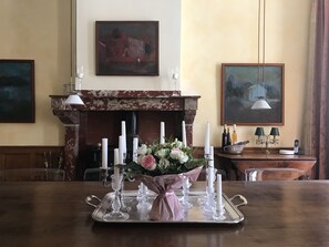 صورة غير مصنفة، 4 من 49، زرّ