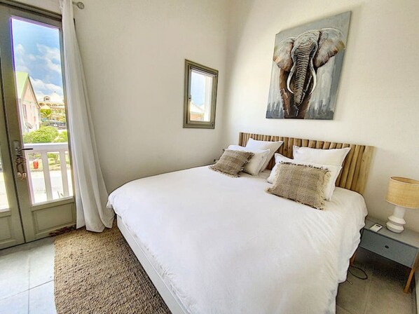 2 bedrooms, desk, iron/ironing board, travel cot