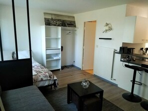 2 bedrooms, iron/ironing board, free WiFi, bed sheets - Superbe studio parking calme sécurisé (Montpellier)