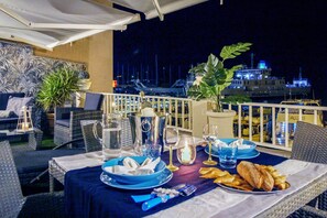Outdoor dining - Aquaemaris Apartment (La Maddalena)
