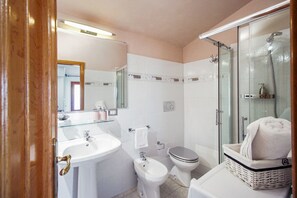 Bathroom - Aquaemaris Apartment (La Maddalena)