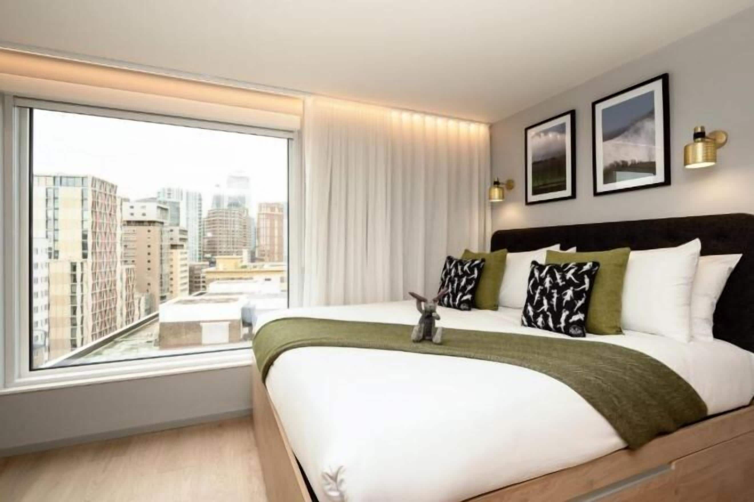 Literie hypoallergénique, espace de travail pour ordinateur portable