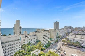 Exterior - Ocean & Bay Junior Suite in the Fontainebleau (Miami Beach)