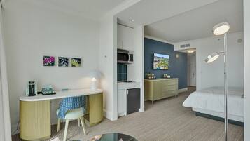 1 habitación, escritorio, tabla de planchar con plancha y wifi gratis