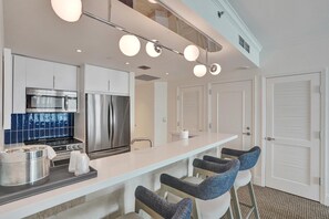 Fridge, microwave, oven, stovetop - Double Room Suite Bay View 2BD/3BTH Fontainebleau (Miami Beach)