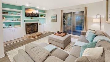 TV, fireplace