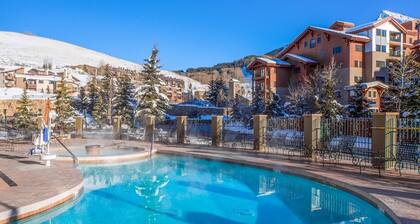 Cozy Pet-Friendly King Studio in Mt. Crested Butte - No Cleaning Fee! by RedAwning
