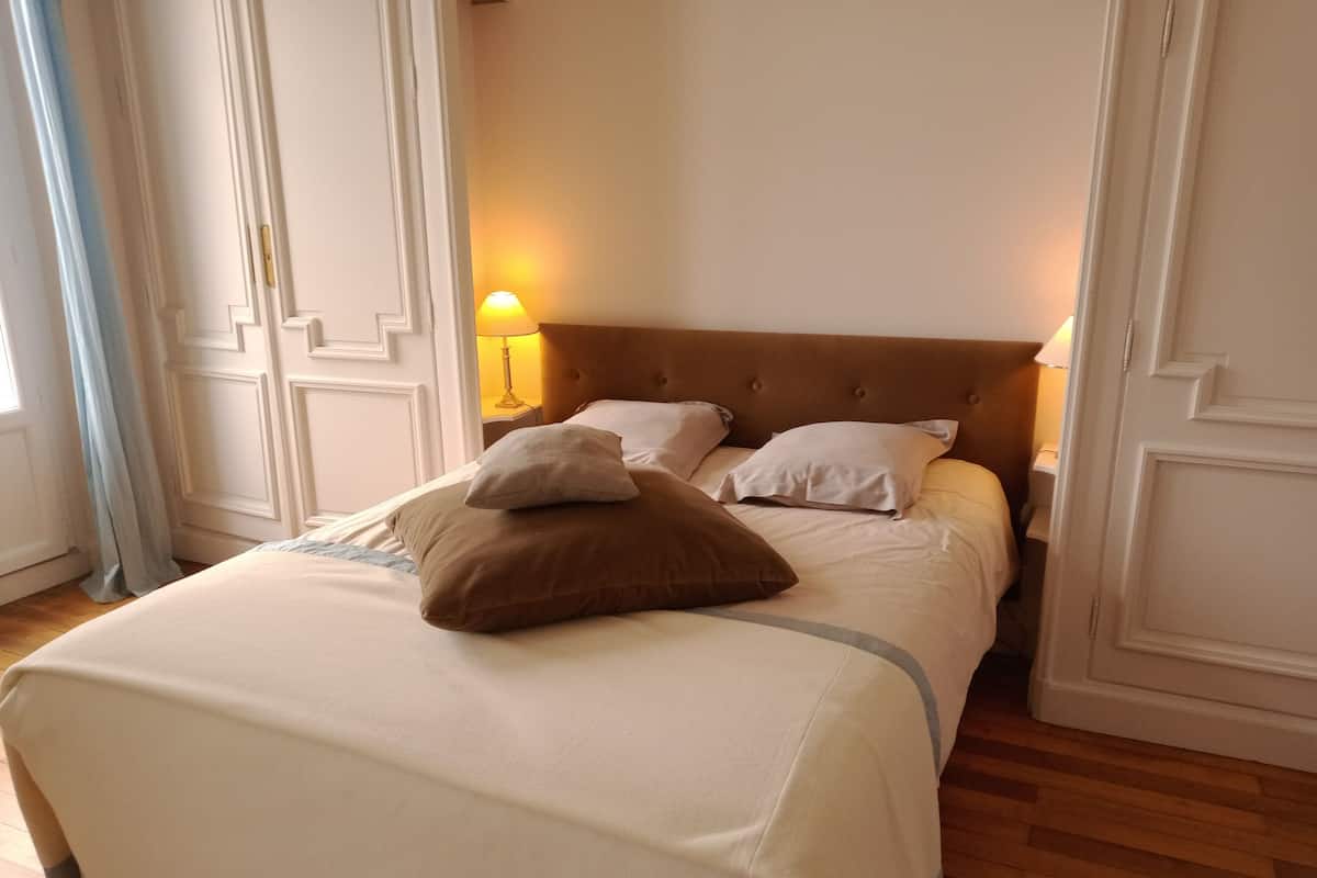 Luxury Double Room, Ensuite (Clos du Frère Etienne )