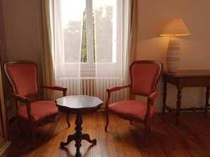 Comfort Double Room, Private Bathroom, Park View (Chambre Clos du Puits)